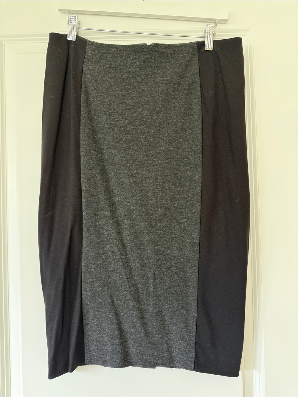 EUC Cabi Classic Two-Tone Pencil Skirt - Charcoal and Black Size 6